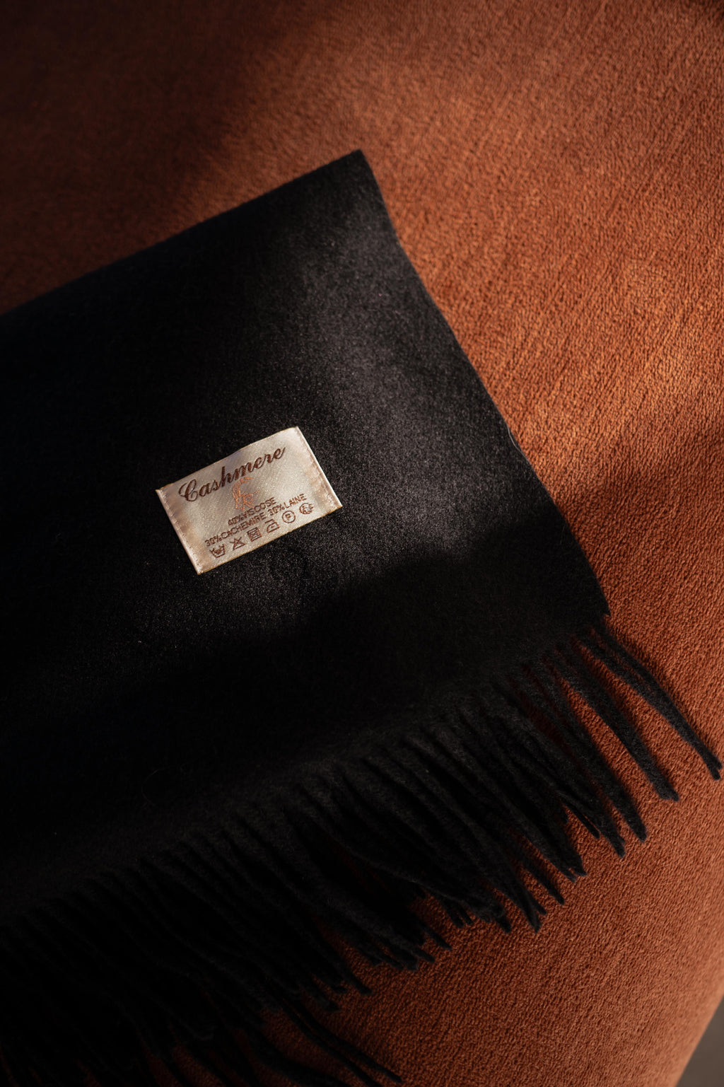 Ronald scarf - black in cashmere