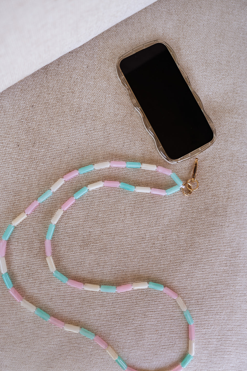 Jula phone cord in pearls Roses, green and white | Multicolored cord |  Ready to-Porter online | Easy Clothes