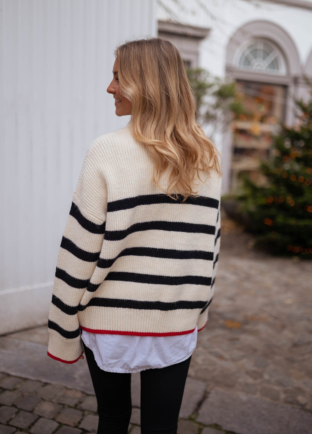 Ariba sweater - With lines 