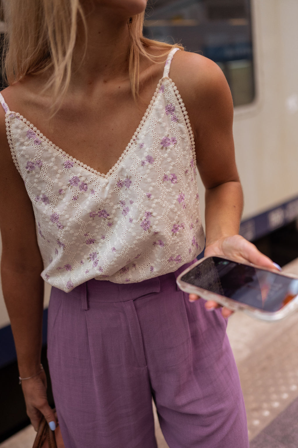 TOP Auda - ecru with purple flowers 